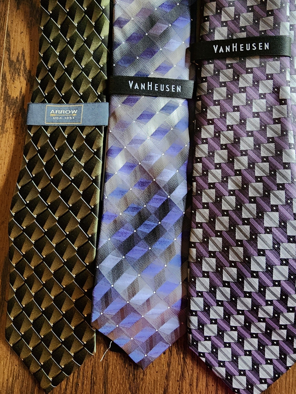Van Heusen Lavender and Purple Geometric Silk Tie